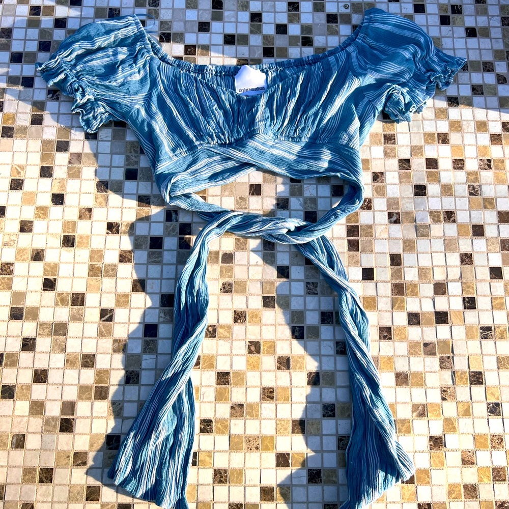 Skylar + Madison Blue Tie Crop Top - Size S